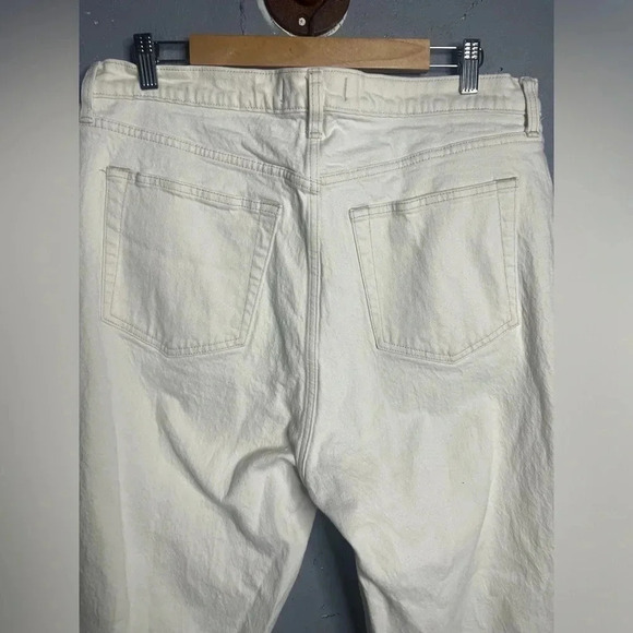 Abercrombie & Fitch The Dad High Rise Crossover Jeans - Picture 5 of 7
